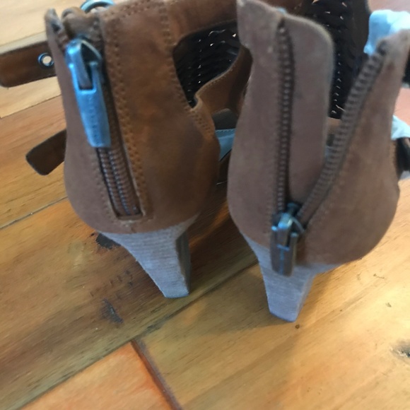 Vince Camuto Shoes - Picture 3 of 5